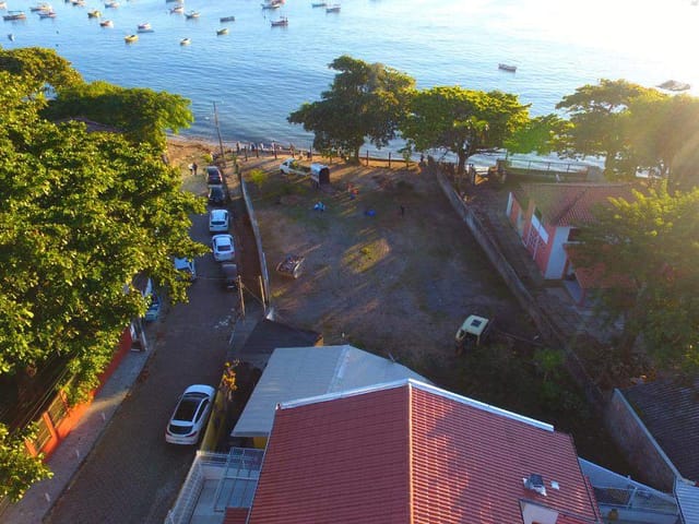 Terreno com 946m², à venda, no bairro Armação em Penha
