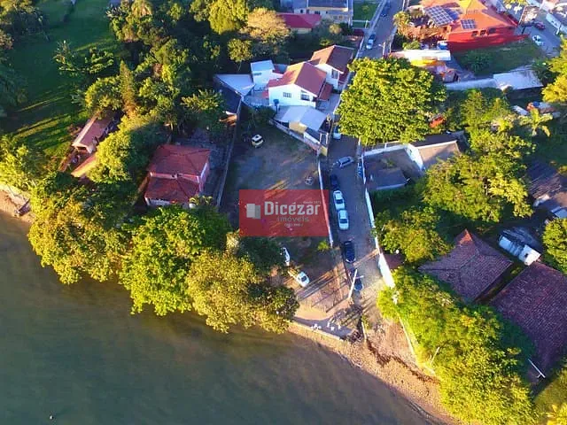 Terreno com 946m², à venda, no bairro Armação em Penha