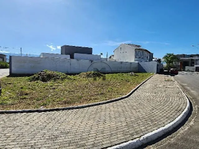 Terreno com 493m², à venda, no bairro Village Mantiqueira em Guaratinguetá