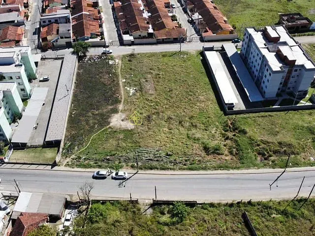Terreno com 743m², à venda, no bairro Colônia Santo Antônio em Barra Mansa