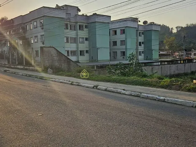 Terreno com 743m², à venda, no bairro Colônia Santo Antônio em Barra Mansa