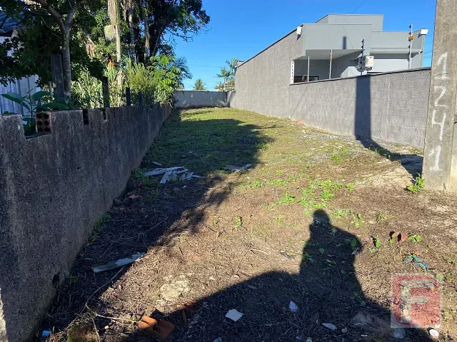 Terreno com 225m², à venda, no bairro Pontal do Norte em Itapoá