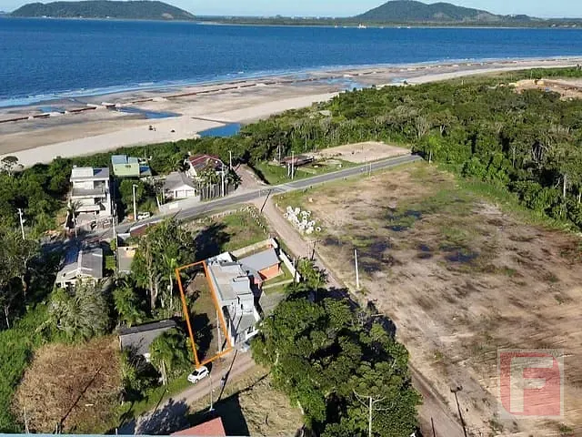 Terreno com 225m², à venda, no bairro Pontal do Norte em Itapoá