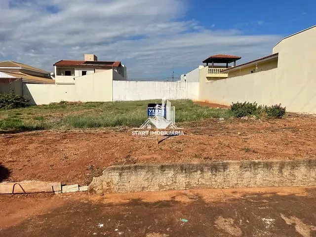 Terreno à venda, no bairro Altos do Alvorada em Pederneiras