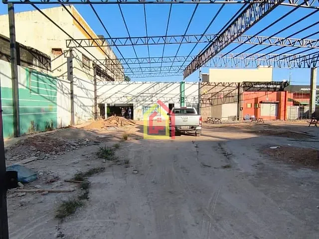 Galpão / Barracão com 908m², para alugar, no bairro Nova Marabá em Marabá