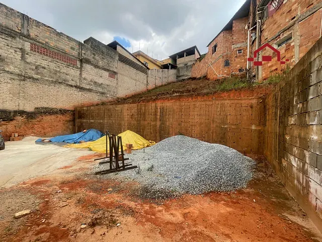 Terreno com 408m², à venda, no bairro Glória em Belo Horizonte