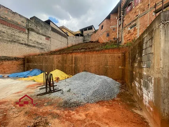 Terreno com 408m², à venda, no bairro Glória em Belo Horizonte