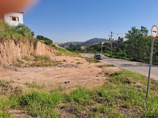 Terreno com 324m², à venda, no bairro Parque Petrópollis em Várzea Paulista