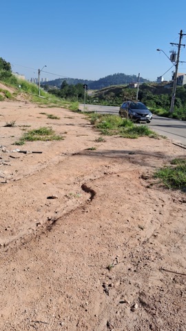 Terreno com 324m², à venda, no bairro Parque Petrópollis em Várzea Paulista
