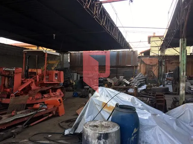 Terreno à venda, no bairro Caiçaras em Belo Horizonte