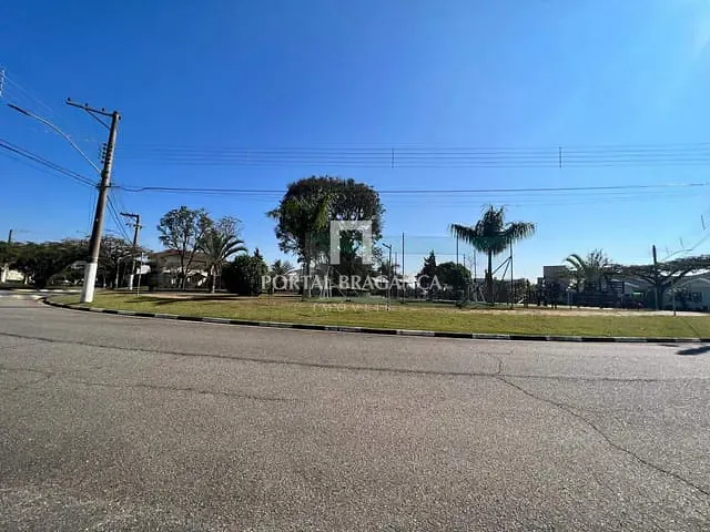 Terreno com 360m², à venda, no bairro Condomínio Residencial Euroville em Bragança Paulista