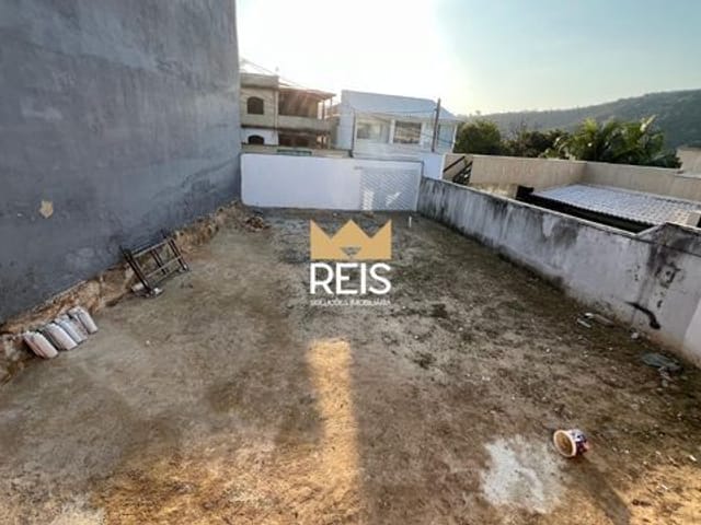 Terreno com 198m², à venda, no bairro Guaratiba em Rio de Janeiro
