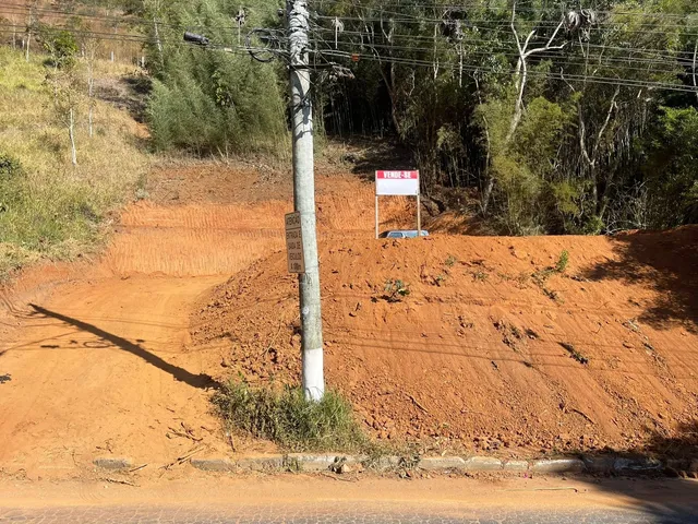 Terreno com 800m², à venda, no bairro Nogueira em Petrópolis