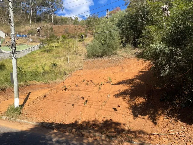 Terreno com 800m², à venda, no bairro Nogueira em Petrópolis