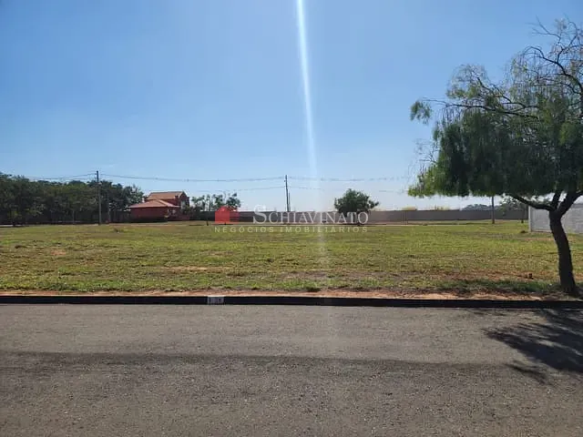 Terreno com 300m², à venda, no bairro Centro em Rio das Pedras