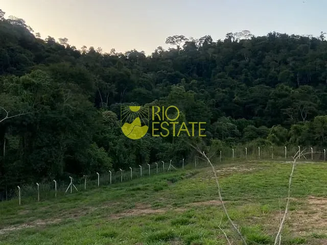 Terreno com 322m², à venda, no bairro Casa de Pedra em Volta Redonda