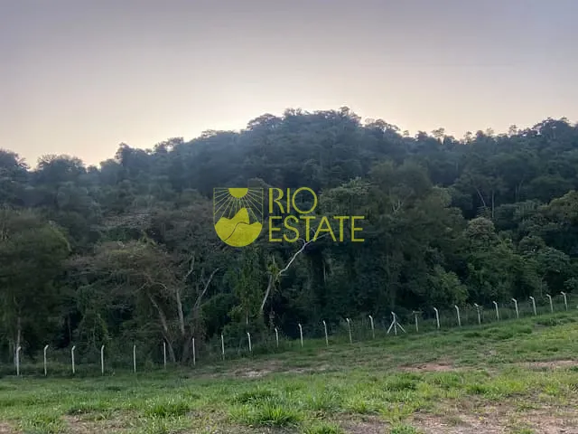 Terreno com 322m², à venda, no bairro Casa de Pedra em Volta Redonda