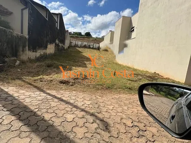 Terreno com 270m², à venda, no bairro Condomínio Vale das Rosas em Cambuí