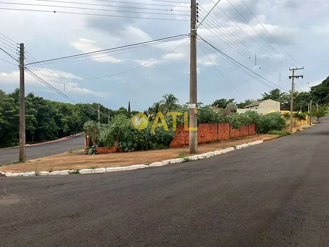 Terreno com 800m², à venda, no bairro Nova Ourinhos em Ourinhos