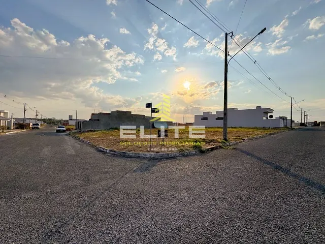 Terreno com 470m², à venda, no bairro Jardim dos Ipês em Sorriso