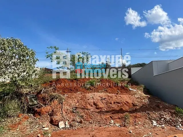 Terreno com 228m², à venda, no bairro Jardim Aeroporto em GUAXUPÉ
