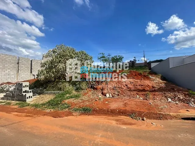 Terreno com 228m², à venda, no bairro Jardim Aeroporto em GUAXUPÉ