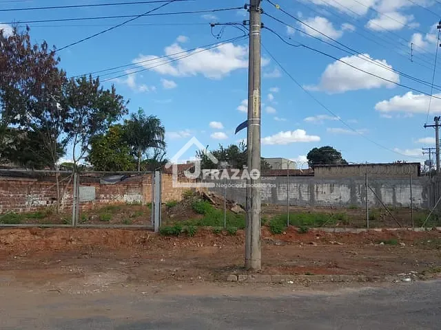 Terreno com 766m², à venda, no bairro Vila Morais em Goiânia