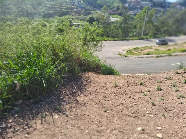 Terreno com 189m², à venda, no bairro Parque Petrópollis em Várzea Paulista