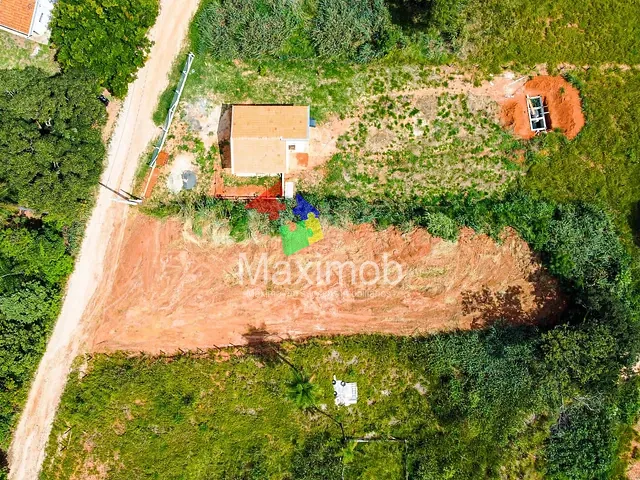Terreno com 1129m², à venda, no bairro Pinheiros em Itapira