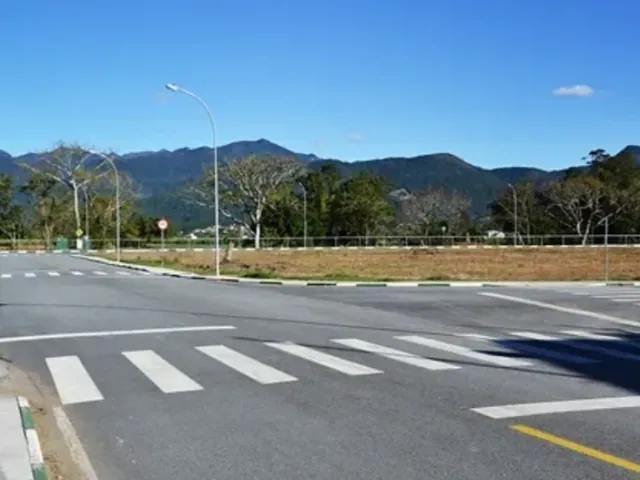 Terreno com 360m², à venda, no bairro Vila Becker em Santo Amaro da Imperatriz