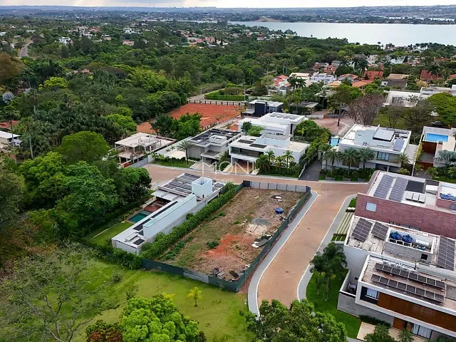 Terreno com 960m², à venda, no bairro Setor de Habitações Individuais Sul em Brasília