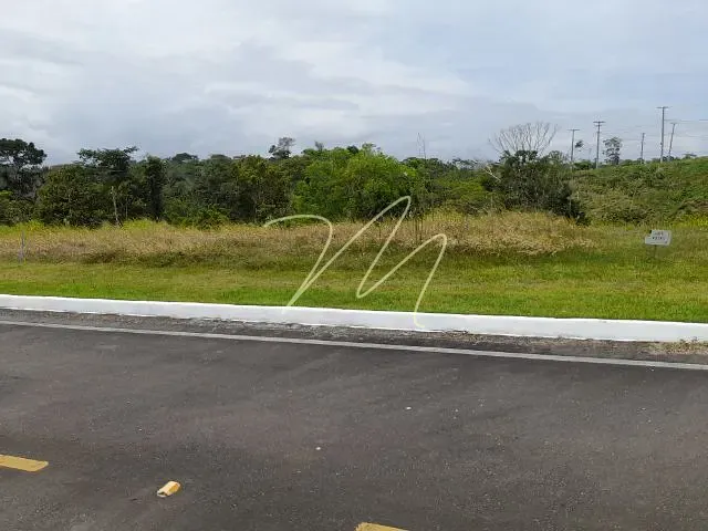 Terreno com 450m², à venda, no bairro Nossa Senhora da Vitória em Ilhéus