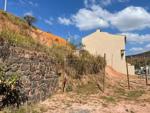 Terreno com 642m², à venda, no bairro Bairro de Fátima em Barra do Piraí