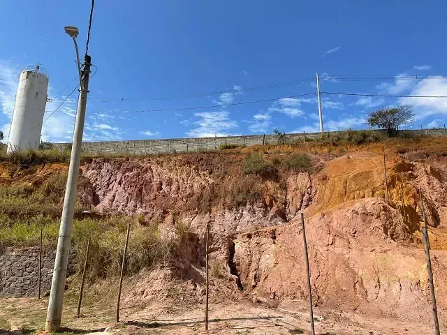 Terreno com 642m², à venda, no bairro Bairro de Fátima em Barra do Piraí