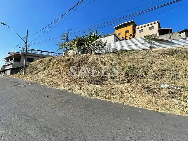 Terreno com 450m², à venda, no bairro Jardim dos Alfineteiros em Juiz de Fora