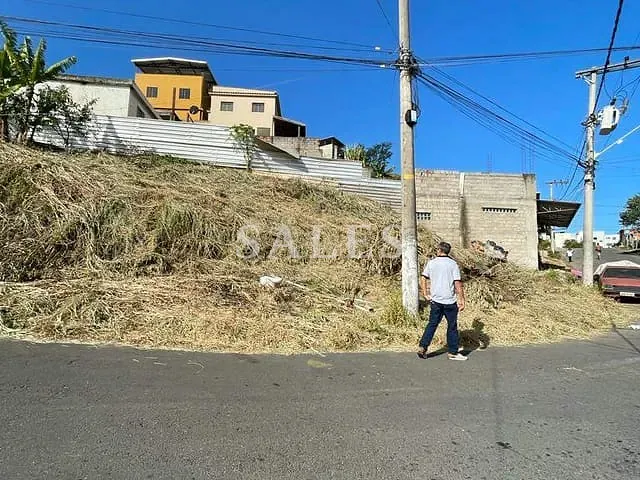 Terreno com 450m², à venda, no bairro Jardim dos Alfineteiros em Juiz de Fora