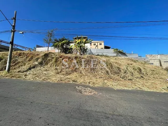Terreno com 450m², à venda, no bairro Jardim dos Alfineteiros em Juiz de Fora
