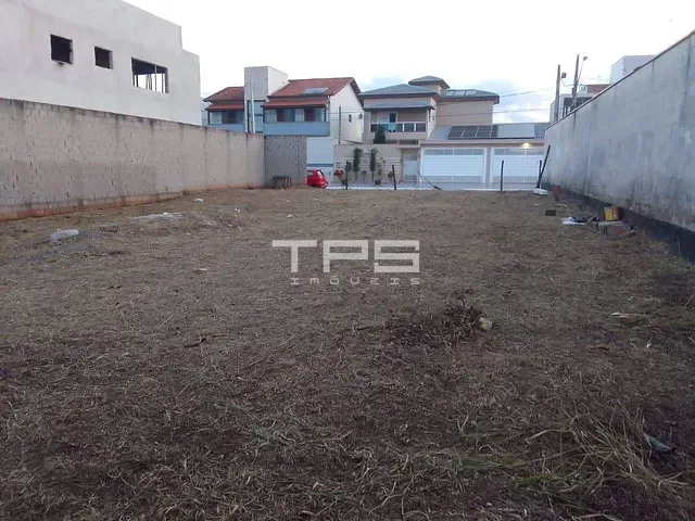 Terreno com 466m², à venda, no bairro Village Mantiqueira em Guaratinguetá