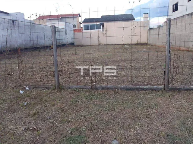 Terreno com 466m², à venda, no bairro Village Mantiqueira em Guaratinguetá