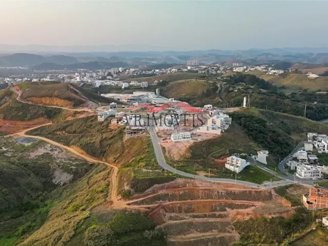 Terreno com 360m², à venda, no bairro Jardim Belvedere em Volta Redonda