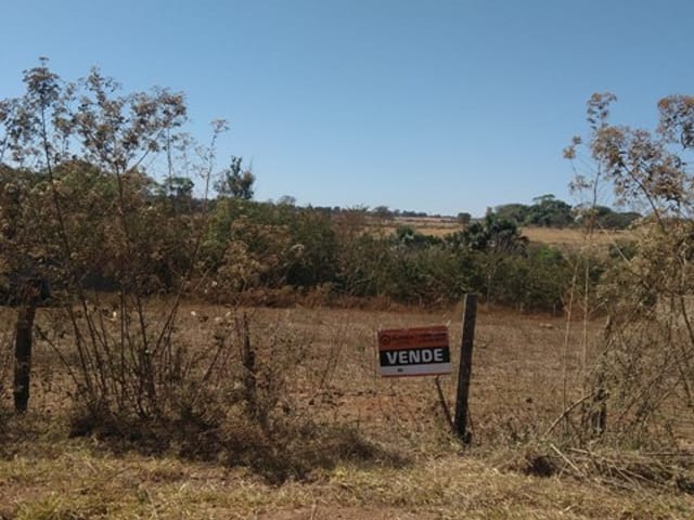 Terreno com 300m², à venda, no bairro Residencial Santa Fé em Goiânia