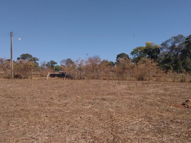 Terreno com 300m², à venda, no bairro Residencial Santa Fé em Goiânia