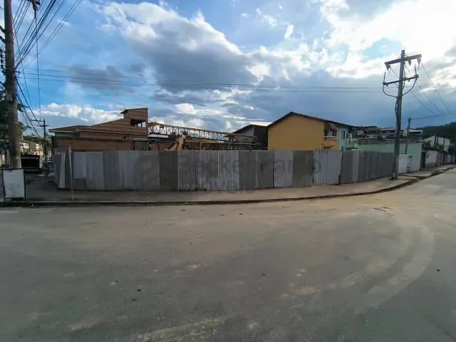 Terreno com 345m², à venda, no bairro Retiro em Volta Redonda