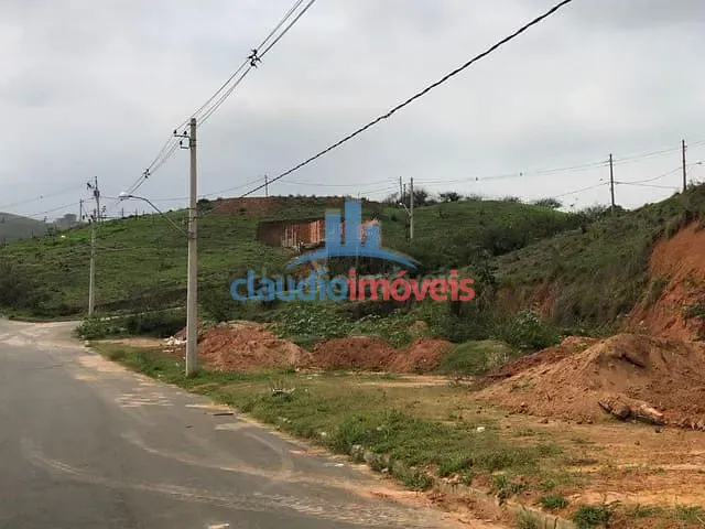 Terreno à venda, no bairro Loteamento Aiuruoca em Barra Mansa