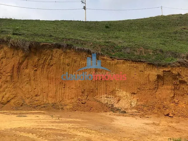Terreno à venda, no bairro Loteamento Aiuruoca em Barra Mansa
