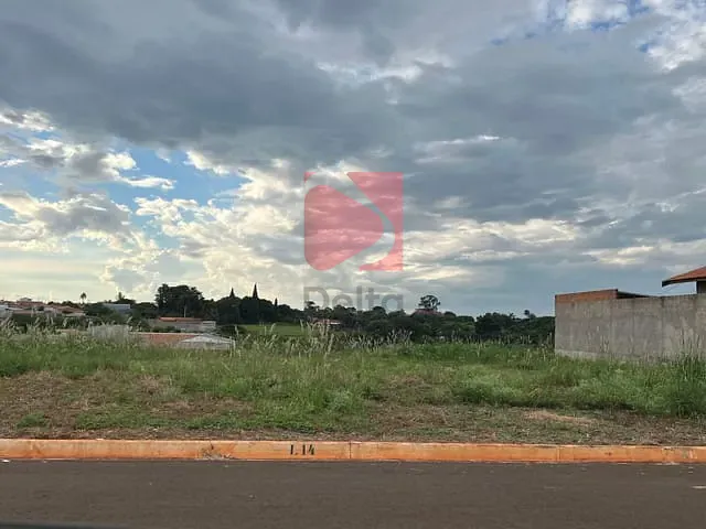 Terreno com 250m², à venda, no bairro Jardim Girassol em Pirassununga