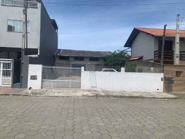 Terreno com 260m², à venda, no bairro Praia Alegre em Penha