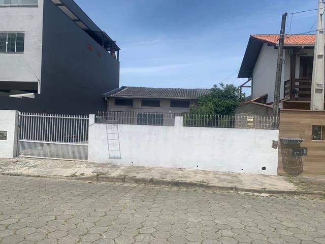 Terreno com 260m², à venda, no bairro Praia Alegre em Penha