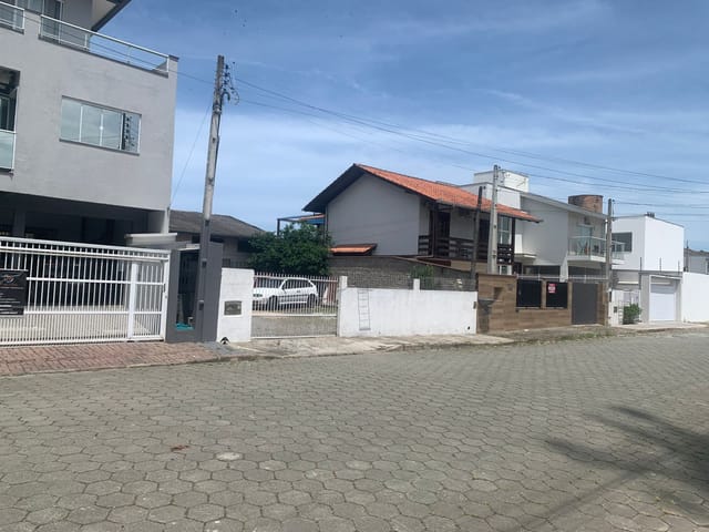 Terreno com 260m², à venda, no bairro Praia Alegre em Penha