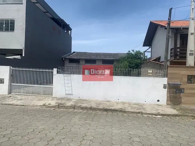 Terreno com 260m², à venda, no bairro Praia Alegre em Penha